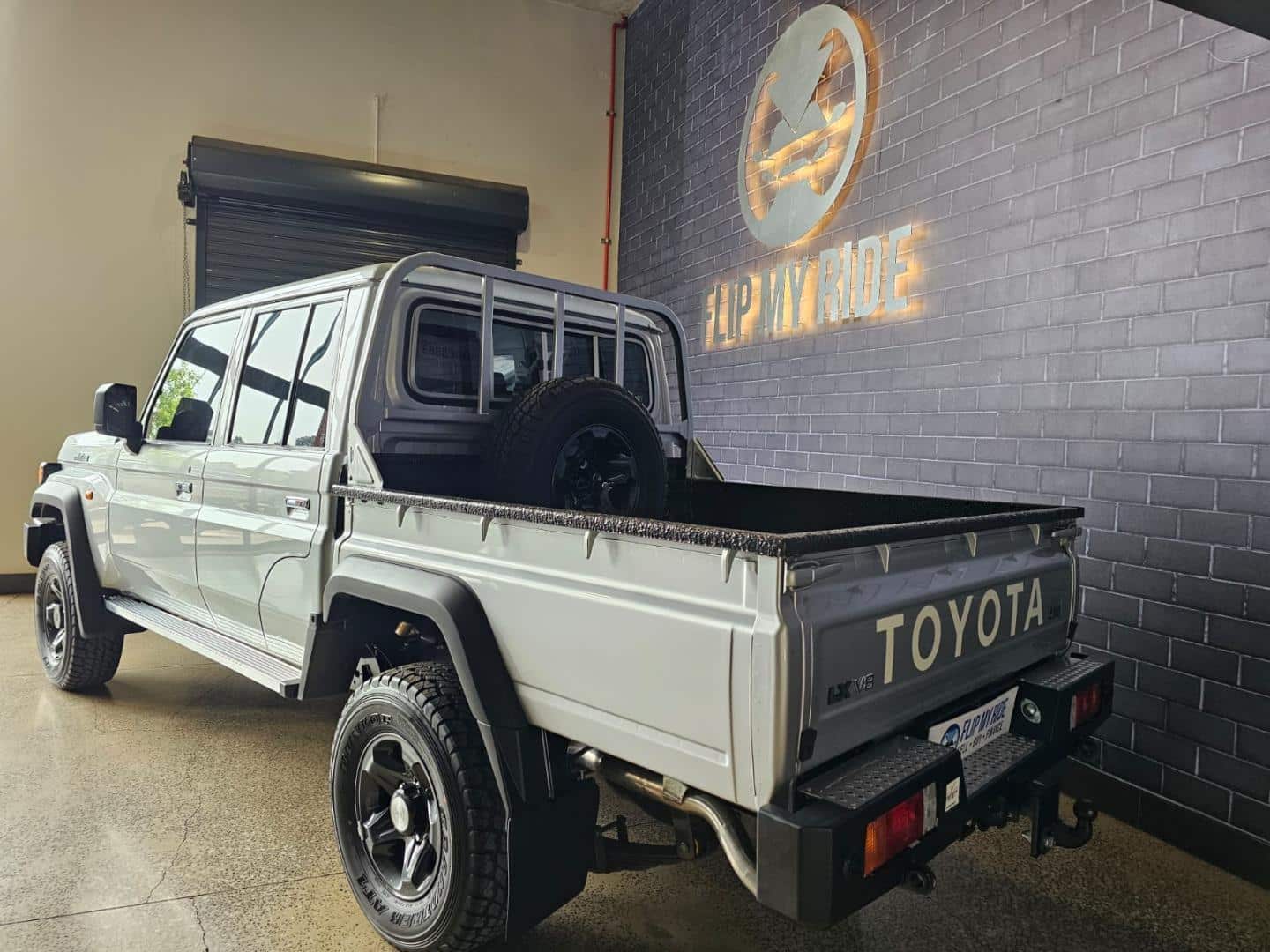 2025 Toyota Land Cruiser 79 4.5D-4D LX V8 Double Cab