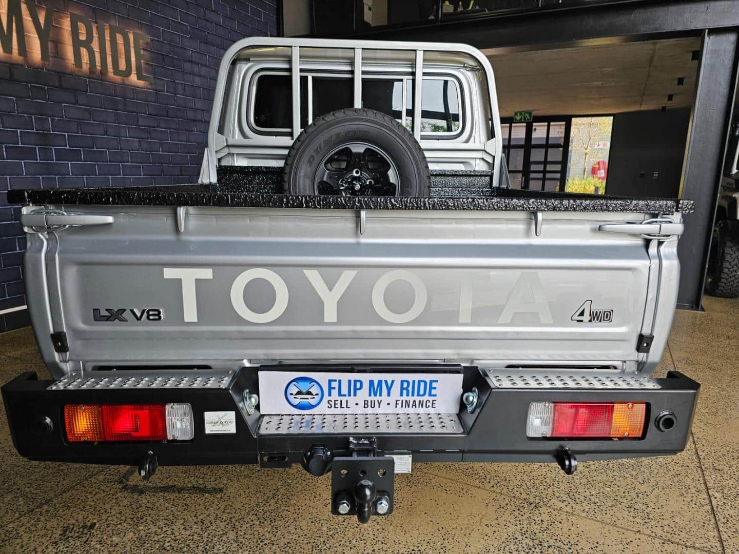2025 Toyota Land Cruiser 79 4.5D-4D LX V8 Double Cab