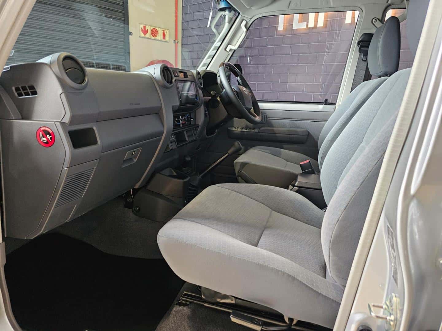 2025 Toyota Land Cruiser 79 4.5D-4D LX V8 Double Cab