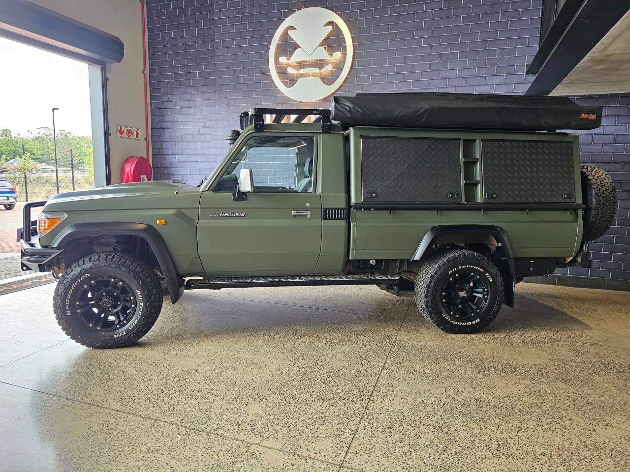 2016 Toyota Land Cruiser 79 4.5D-4D LX V8