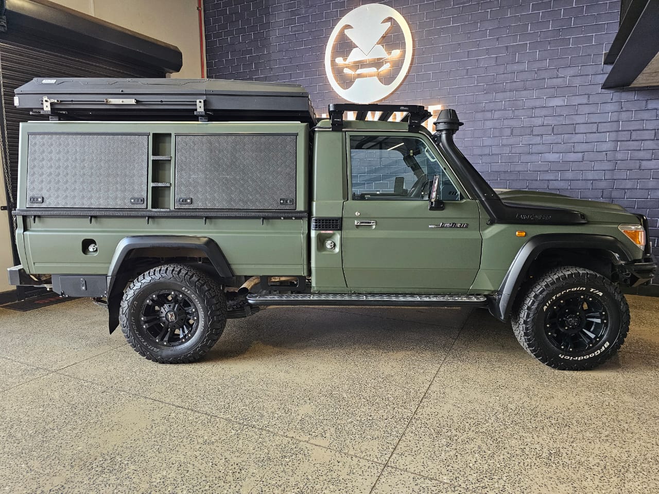 2016 Toyota Land Cruiser 79 4.5D-4D LX V8