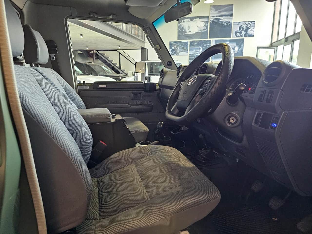 2016 Toyota Land Cruiser 79 4.5D-4D LX V8