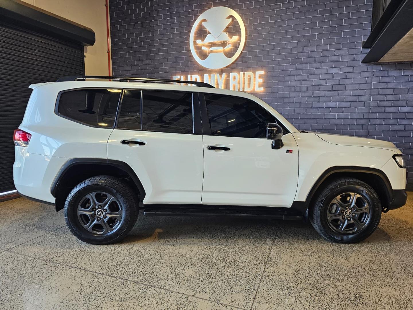 2022 Toyota Land Cruiser 300 3.3D GR Sport
