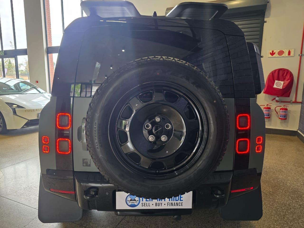 2026 Land Rover Defender 110 D350 Trophy Edition