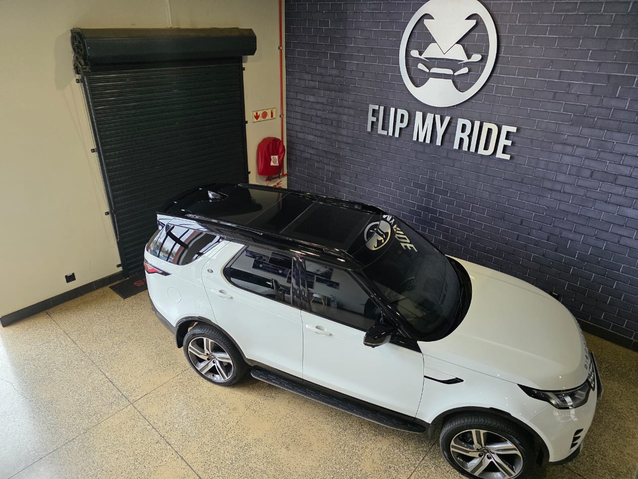 2025 Land Rover Discovery D350 Metropolitan Edition